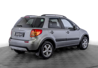 Подержанный автомобиль Suzuki SX4 Hatchback 2013 года (5 фото)