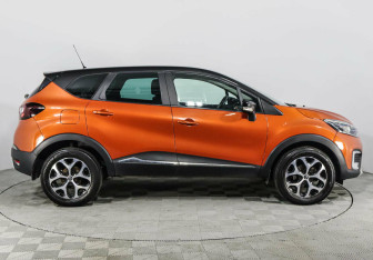 Подержанный автомобиль Renault Kaptur 2017 года (4 фото)
