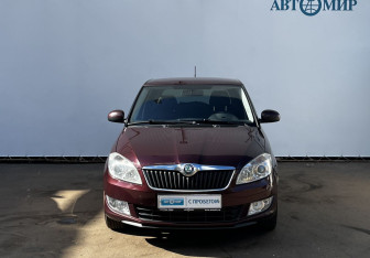 Подержанный автомобиль Skoda Fabia Hatchback 2012 года (2 фото)