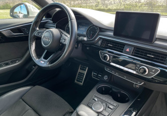 Подержанный автомобиль Audi A4 Sedan 2016 года (9 фото)