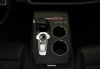 Подержанный автомобиль Changan UNI-K 2023 года (26 фото)