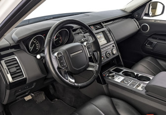 Подержанный автомобиль Land Rover Discovery 2017 года (15 фото)