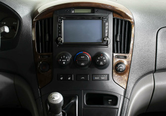 Подержанный автомобиль Hyundai Grand Starex 2010 года (13 фото)