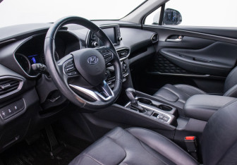 Подержанный автомобиль Hyundai Santa Fe 2019 года (9 фото)