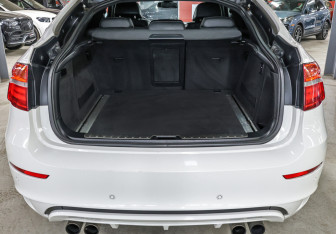 Подержанный автомобиль BMW X6 M 2012 года (10 фото)