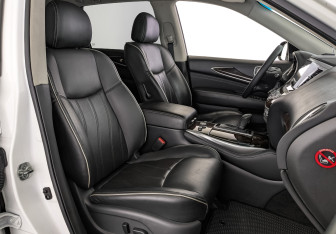 Подержанный автомобиль Infiniti QX60 2018 года (24 фото)