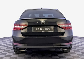 Подержанный автомобиль Skoda Superb Liftback 2016 года (6 фото)