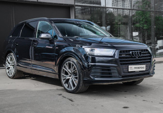 Подержанный автомобиль Audi Q7 2019 года (3 фото)