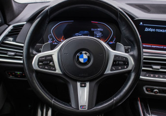 Подержанный автомобиль BMW X7 2021 года (14 фото)
