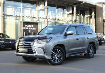 Подержанный автомобиль Lexus LX 2020 года (24 фото)
