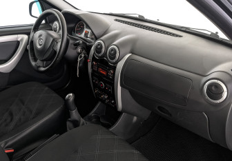 Подержанный автомобиль LADA (ВАЗ) Largus Wagon 2018 года (13 фото)