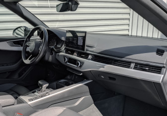 Подержанный автомобиль Audi A4 Sedan 2020 года (13 фото)