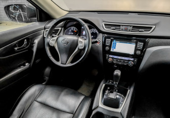 Подержанный автомобиль Nissan X-Trail 2016 года (21 фото)