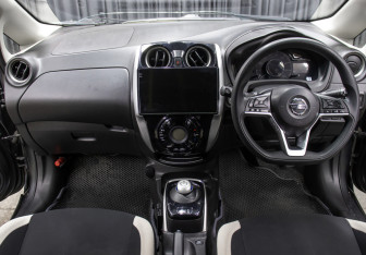 Подержанный автомобиль Nissan Note 2019 года (14 фото)