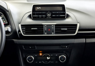 Подержанный автомобиль Mazda 3 Sedan 2014 года (14 фото)