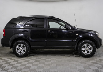 Подержанный автомобиль Kia Sorento 2007 года (4 фото)