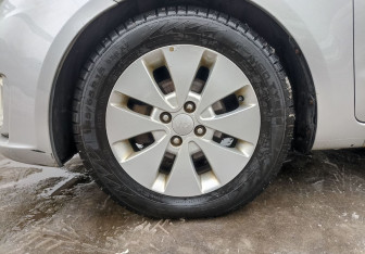 Подержанный автомобиль Kia Rio Hatchback 2014 года (9 фото)