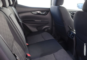 Подержанный автомобиль Nissan Qashqai 2017 года (21 фото)