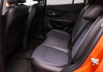 Подержанный автомобиль Opel Mokka 2013 года (11 фото)