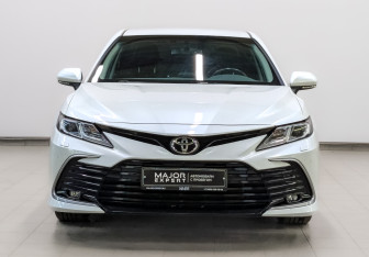 Подержанный автомобиль Toyota Camry Sedan 2022 года (2 фото)