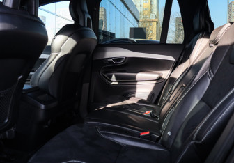 Подержанный автомобиль Volvo XC90 2016 года (10 фото)