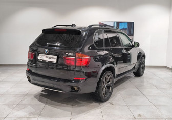 Подержанный автомобиль BMW X5 2011 года (5 фото)