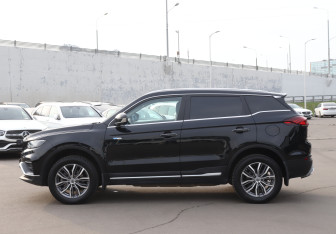 Подержанный автомобиль Geely Atlas Pro 2022 года (8 фото)