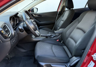 Подержанный автомобиль Mazda 3 Sedan 2013 года (10 фото)