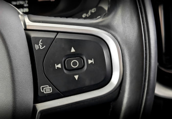 Подержанный автомобиль Volvo XC60 2019 года (30 фото)