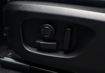 Подержанный автомобиль Land Rover Discovery Sport 2017 года (16 фото)