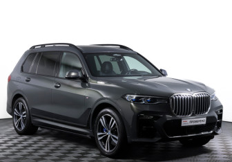 Подержанный автомобиль BMW X7 2021 года (3 фото)