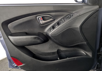 Подержанный автомобиль Hyundai ix35 2013 года (19 фото)