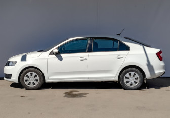 Подержанный автомобиль Skoda Rapid Liftback 2019 года (8 фото)