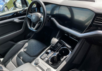 Подержанный автомобиль Volkswagen Touareg 2021 года (9 фото)