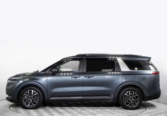 Подержанный автомобиль Kia Carnival 2020 года (8 фото)