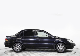 Подержанный автомобиль Mitsubishi Lancer Sedan 2007 года (4 фото)