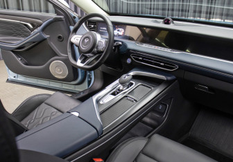 Подержанный автомобиль Voyah Free 2023 года (11 фото)