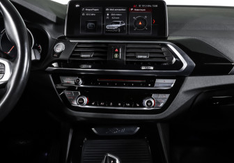 Подержанный автомобиль BMW X3 2018 года (14 фото)