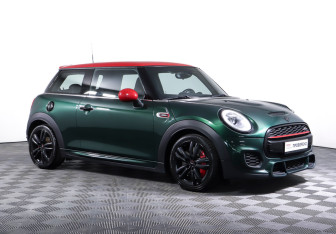 Подержанный автомобиль MINI Hatch 2017 года (7 фото)