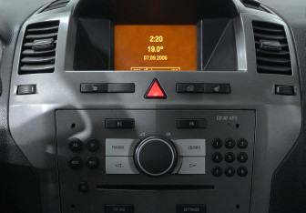 Подержанный автомобиль Opel Zafira Compactvan 2006 года (10 фото)