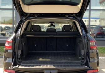 Подержанный автомобиль BMW X5 2020 года (10 фото)