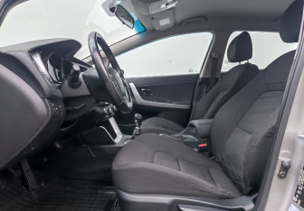 Подержанный автомобиль Kia Ceed Wagon 2017 года (10 фото)