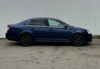 Подержанный автомобиль Volkswagen Jetta Sedan 2007 года (4 фото)