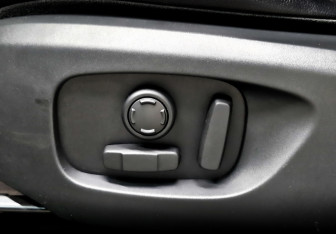 Подержанный автомобиль Land Rover Discovery Sport 2018 года (25 фото)