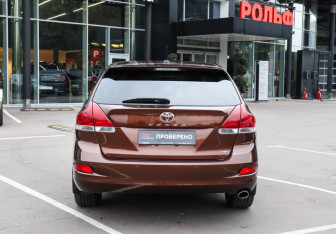Подержанный автомобиль Toyota Venza 2014 года (6 фото)