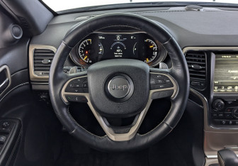 Подержанный автомобиль Jeep Grand Cherokee 2016 года (22 фото)