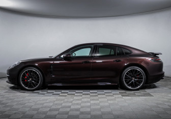 Подержанный автомобиль Porsche Panamera Wagon 2019 года (8 фото)