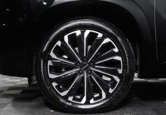 Подержанный автомобиль Jaecoo J8 2024 года (35 фото)