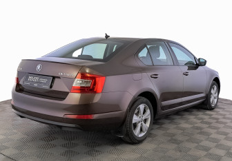 Подержанный автомобиль Skoda Octavia Liftback 2016 года (5 фото)