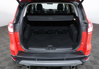 Подержанный автомобиль Ford Kuga 2013 года (20 фото)